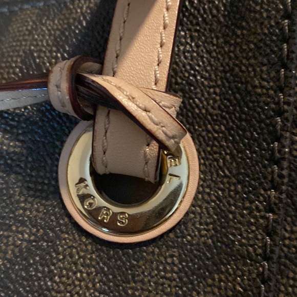 Michael Kors Bag - Picture 10 of 13